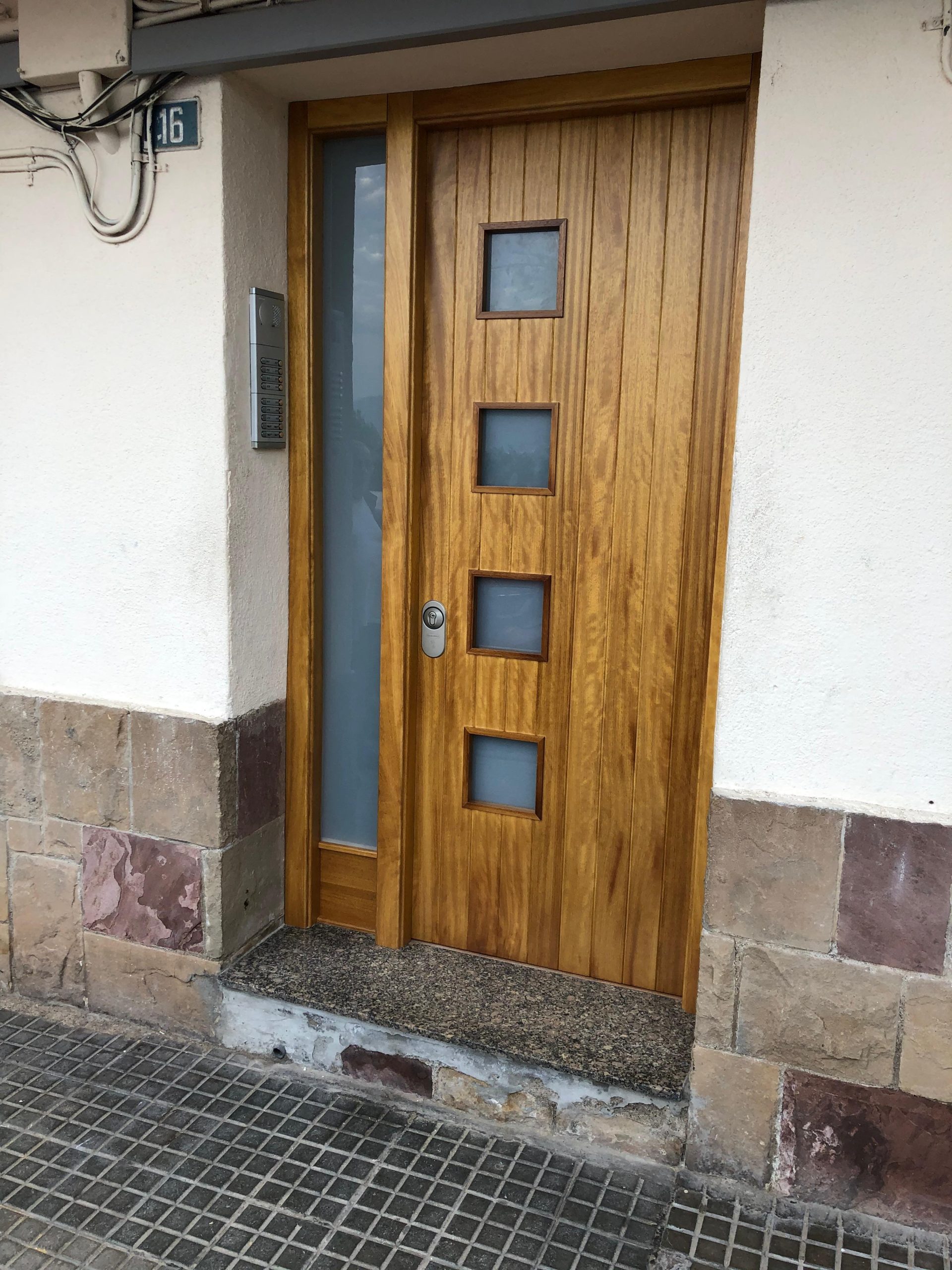 Puertas de madera Woodamy